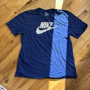 Nike tee